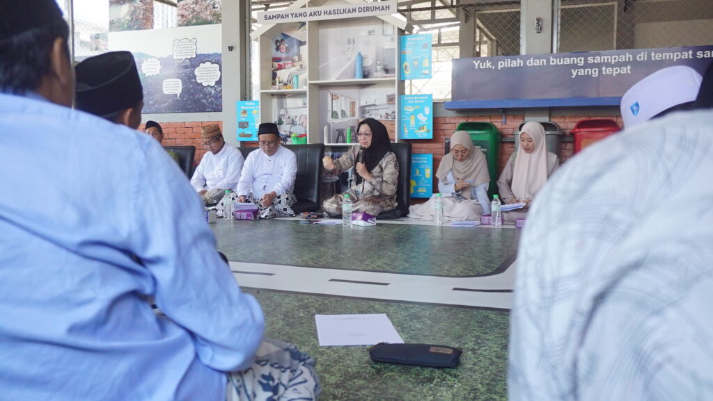 Penguatan Pendidikan Karakter Berbasis Lingkungan Pesantren Tebuireng